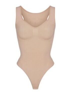 NEW SKIMS Seamless Sculpt Scoop Neck Thong Bodysuit Sz S
